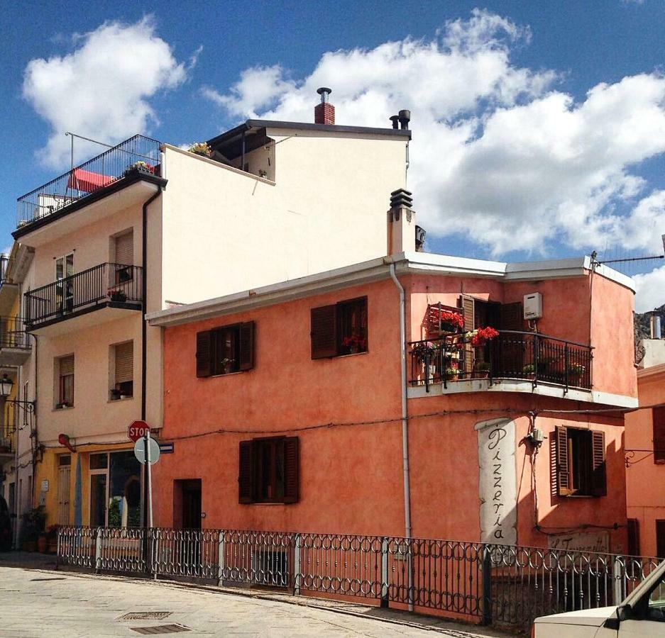 B&B Aria Ona Villagrande Strisaili Екстер'єр фото